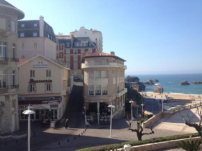 Гостиница Le Petit Hôtel  Биарриц